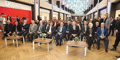 Vali Çiçek ve Başkan Büyükkılıç, Kumsmall Mobilya İndirim Festivali'ne Katıldı