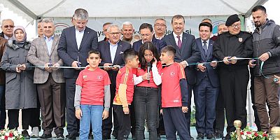 Vali Çiçek ve Büyükkılıç, Yeşilhisar Millet Bahçesi'ni Hizmete Açtı
