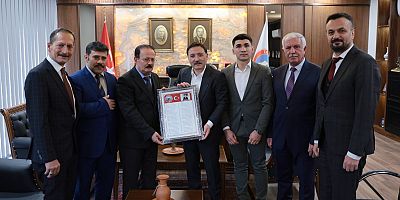 Vali Gökmen Çiçek’e Ozanlardan Tablo