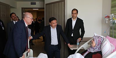 Vali Gökmen Çiçek’ten Hastanede Bayram Ziyareti