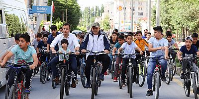 YAHYALI BELEDİYESİ’NDEN ÇOCUKLARA KARNE EĞLENCESİ