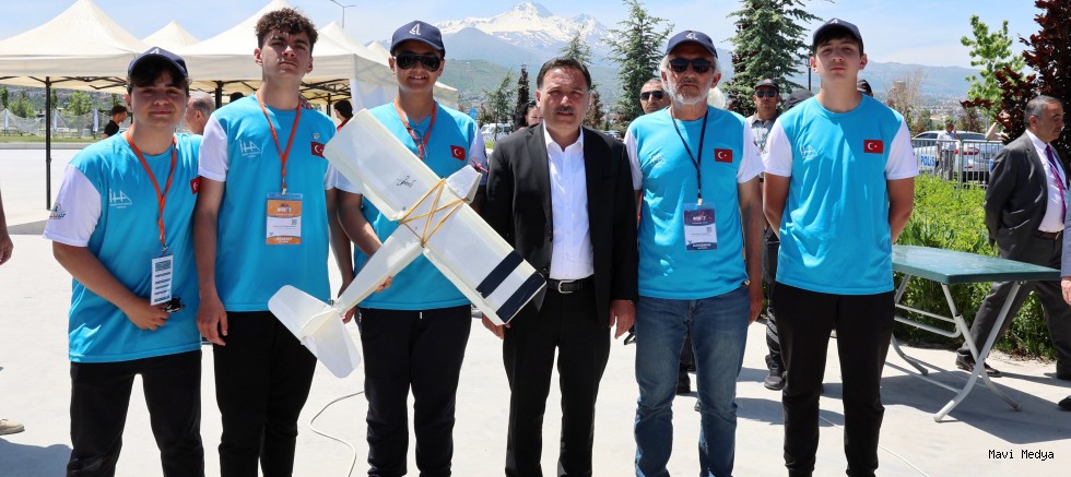 Vali Çİçek “17’nci Uluslararası MEB Robot Yarışması Kayseri’ye Çok Yakıştı “