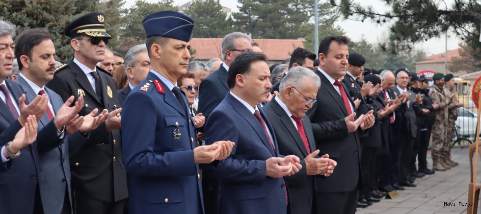 Vali Çiçek: Bu kadar savaşın içerisinde bir tek bizim ülkemizde huzurlu bir şekilde bombalar patlamadan yaşıyoruz