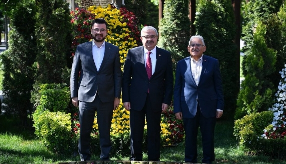  Yurdunuseven Büyükkılıç'ı Ziyaret Etti.